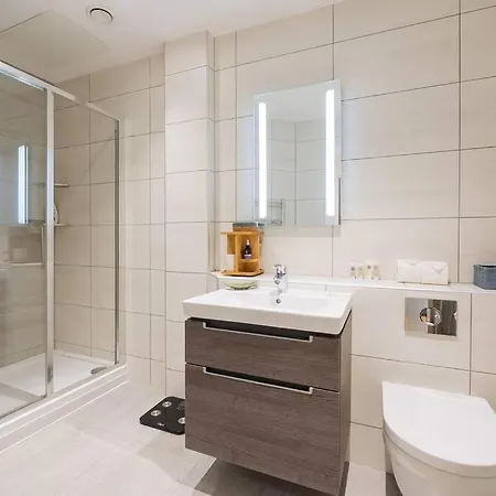 Cosy 2 Bed Flat In On River Avon