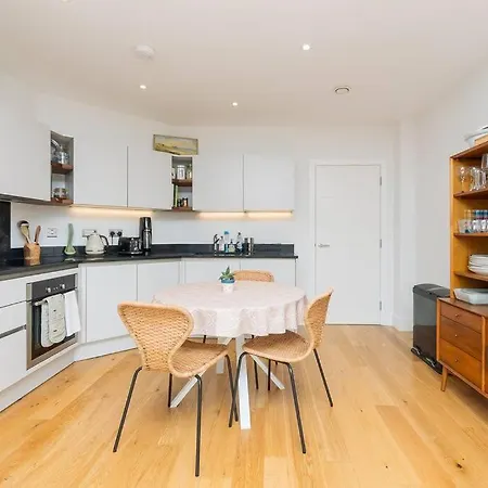 Apartment Cosy 2 Bed Flat In On River Avon Bristol
