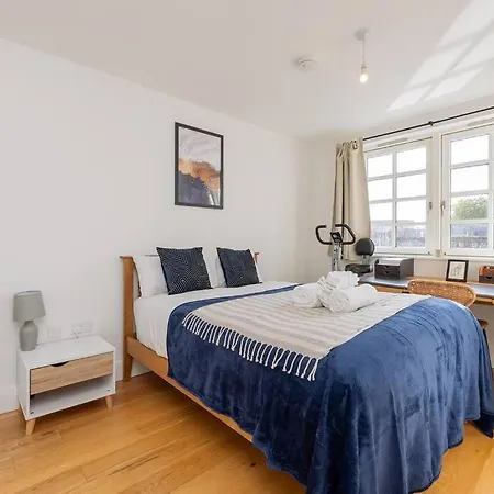 Cosy 2 Bed Flat In On River Avon * بريستول