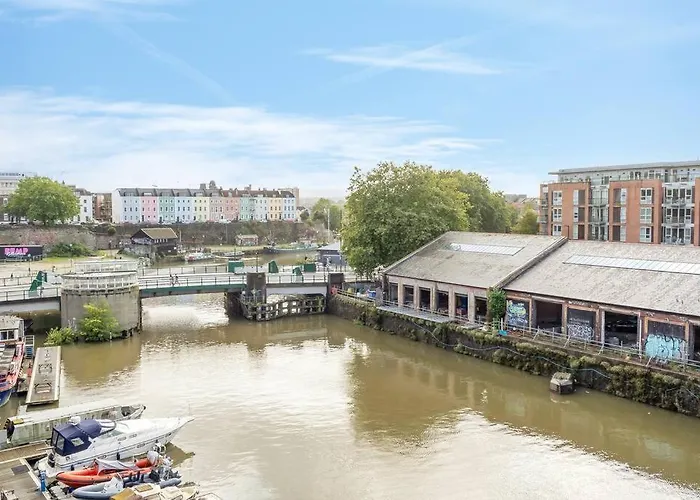 Cosy 2 Bed Flat In On River Avon