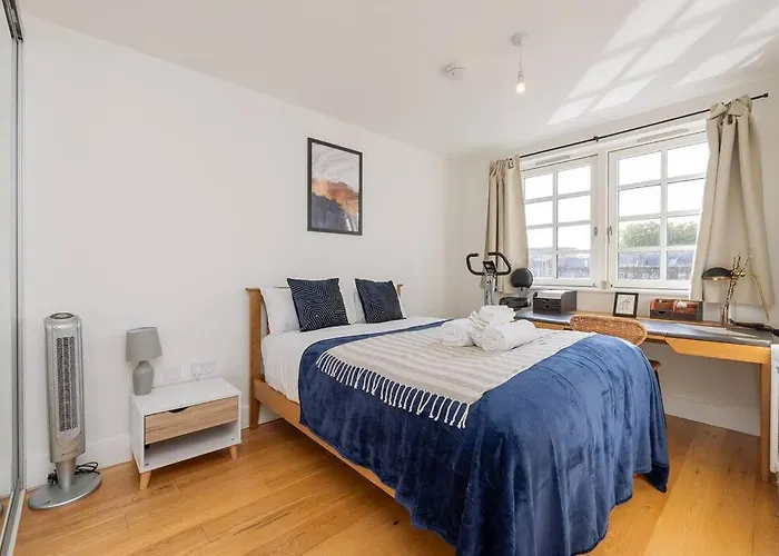 Cosy 2 Bed Flat In On River Avon * Μπρίστολ