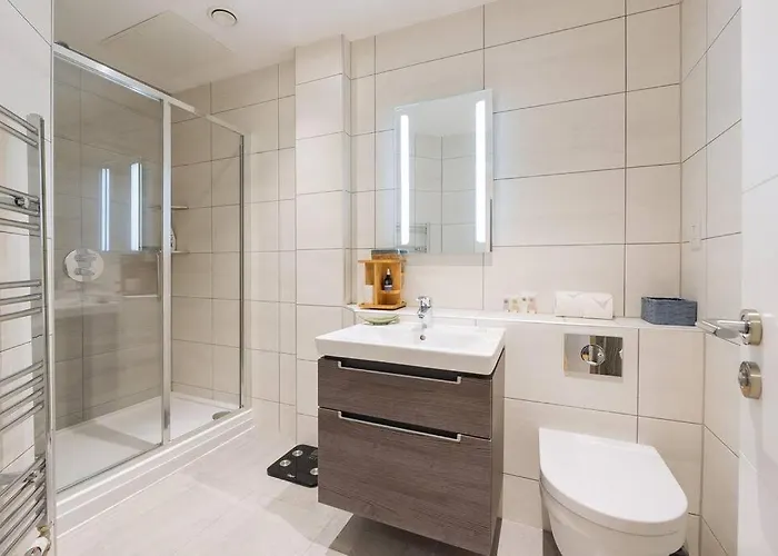 Cosy 2 Bed Flat In On River Avon